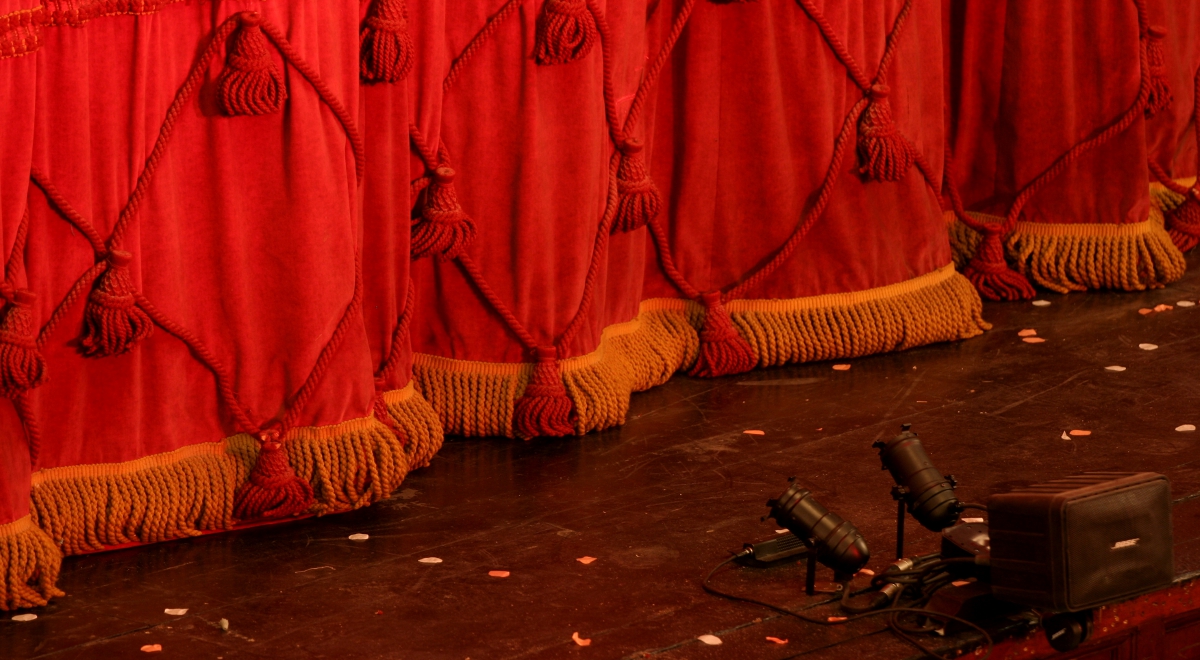 scena teatr 1200.jpg